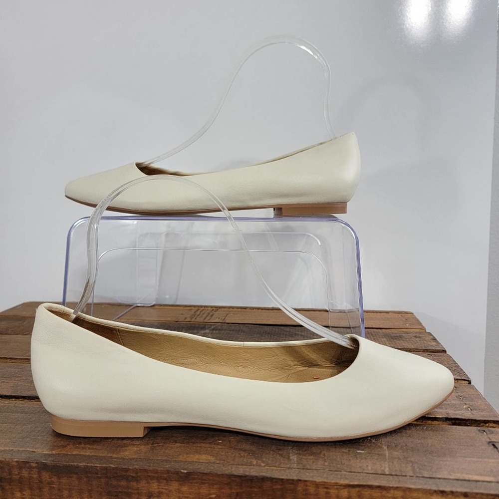 Trotters Estee Cream Leather Pointed Toe Ballet Flat